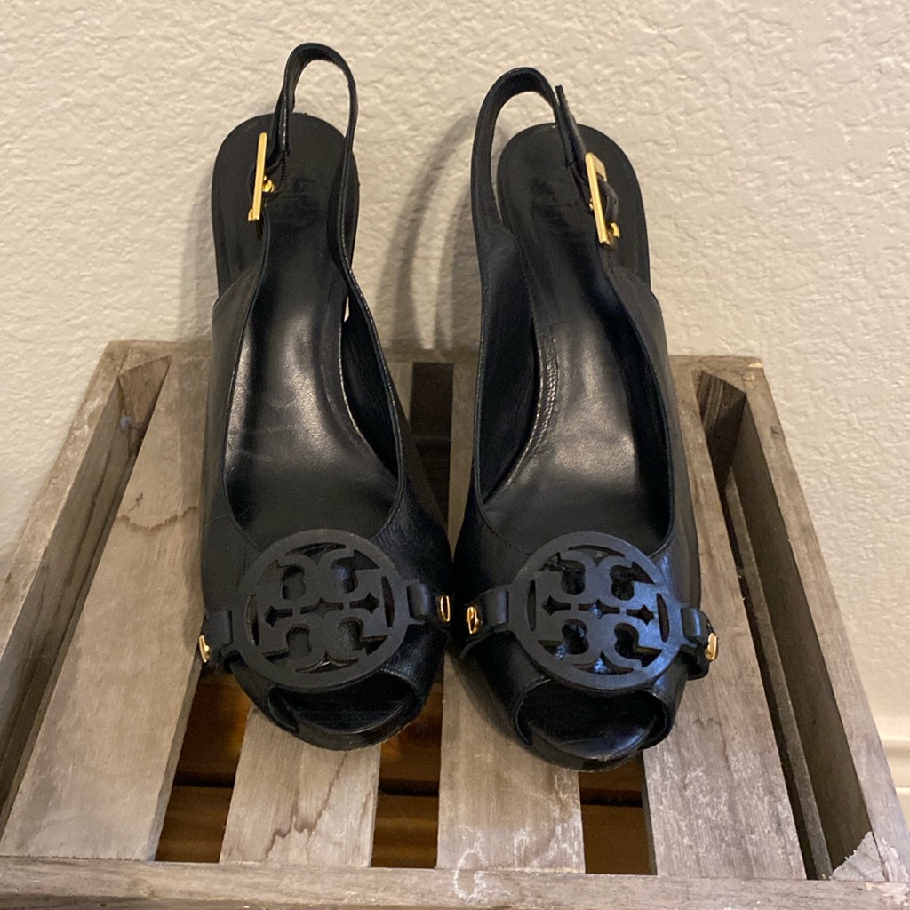 Tory Burch Leather Shoe
